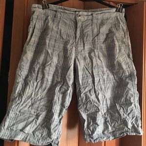 Grey Plaid INC shorts size 32